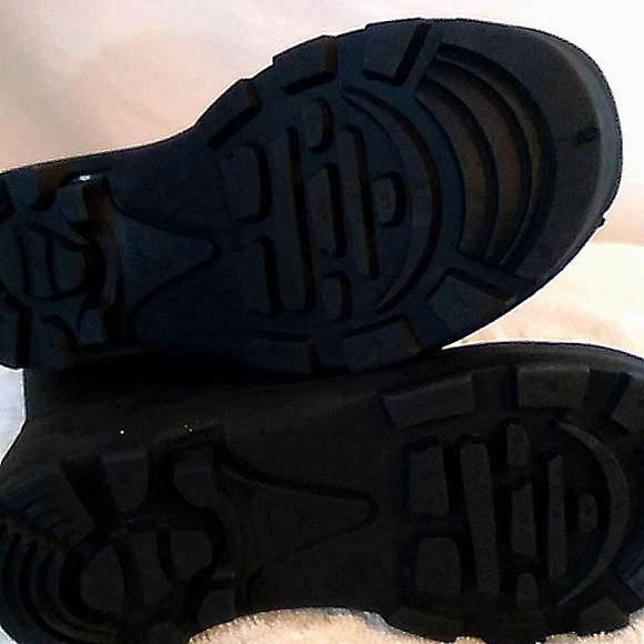 NWT Youth size 1 fully-lined Kamik waterproof boots in black - Picture 2 of 5